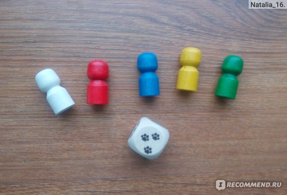 Игровые фишки и кубик